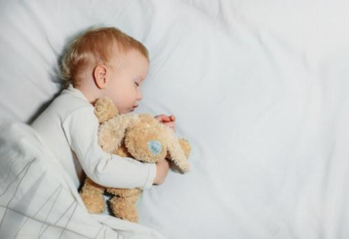 Сладкая точка: Тренировка сна вашего малыша, развивая эмоциональную привязанность